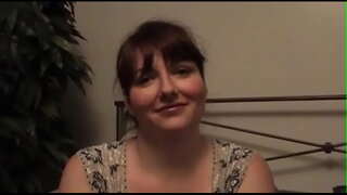 ���ગલું મમ્મી પર Sucks પુત્ર દે છે અને તેને તેના વાહિયાત ગાંડ ટ્રેલર