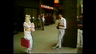 Ilona Staller Cicciolina - मांसपेशी Rosso (videoclip)