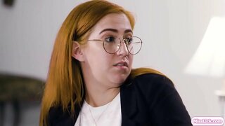 Panas pirang lan dheweke hot partner ing angkara sing planning ing sabanjure amba target.Dumadakan,dheweke wektu uji cobo pejabat arrives lan neliti dheweke partner.Padha tumindak kaya saperangan lan mbuktekaken iku kanggo pejabat.Padha miwiti ngambung lan dilat saben liyane pus.