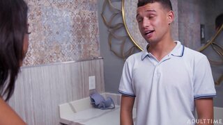 Wina Ireng Kejiret Dheweke Konco Wacking Mati karo Dheweke Ibu Bra!